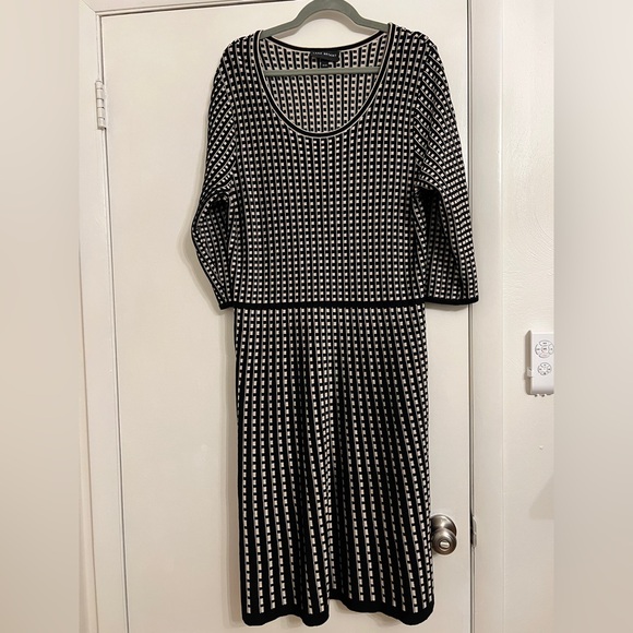 Lane Bryant Black and Beige 3/4 Sleeve Sweater Dress 18/20 Geo Print - Picture 2 of 5